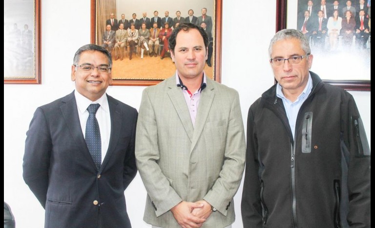 Miguel Cantuarias, Francisco Puga  y Carlos Cortés.