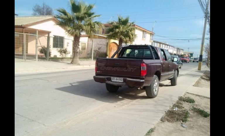 Auto mal estacionado