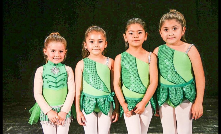 Colomba Muñoz, Victoria Espinoza, Mariana Silva y Amanda Aspillaga.