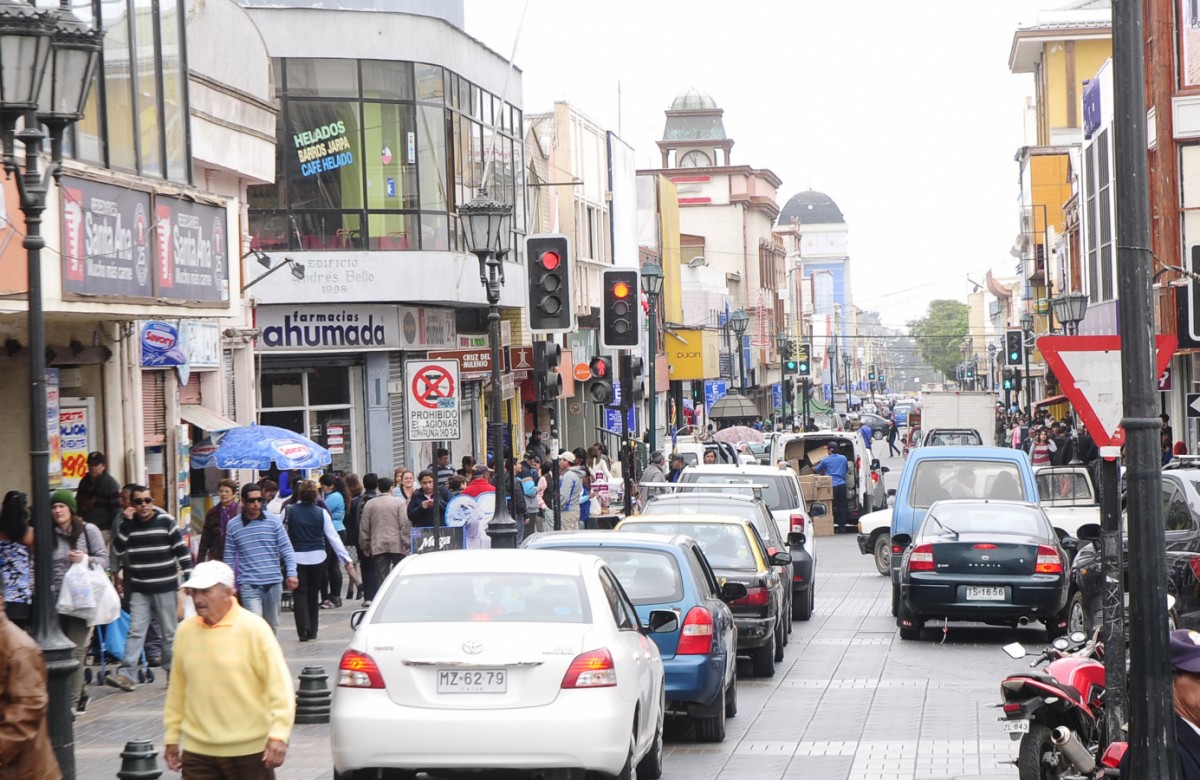 La transformación de calle Aldunate en un paseo semipeatonal, es uno de los proyectos que preocupan a los comerciantes sobre todo por los plazos de las obras, los que esperan que no perjudiquen las ventas. Foto El Día
