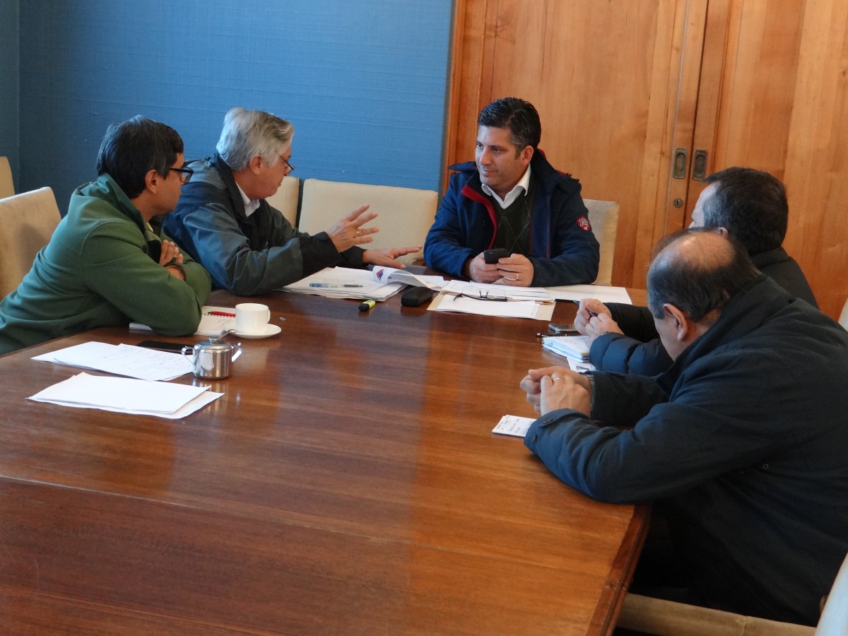 Las autoridades se reunieron este viernes para analizar el escenario local y coordinar medidas de acción 