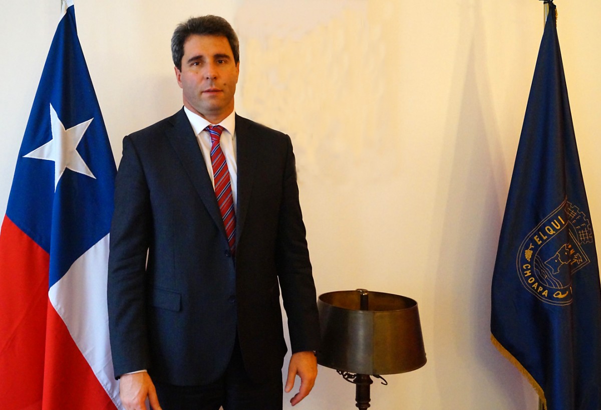 El gobernador de San Juan aprovechó la visita a Buenos Aires del Presidente Sebastián Piñera para efectuar la propuesta. 