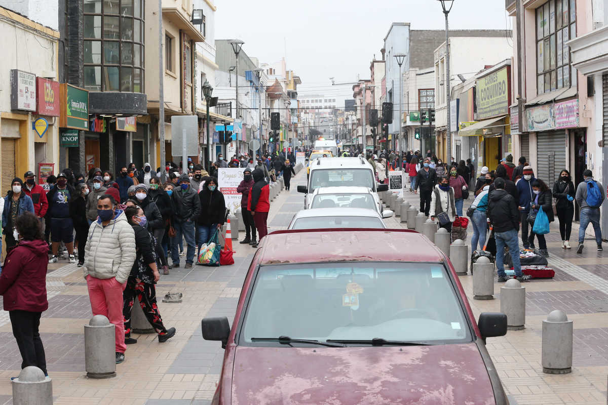 A pesar de la gran cantidad de gente que se ve en las calles de Coquimbo, la mayoría reconoce quer teme a contagiarse con el Coronavirus.