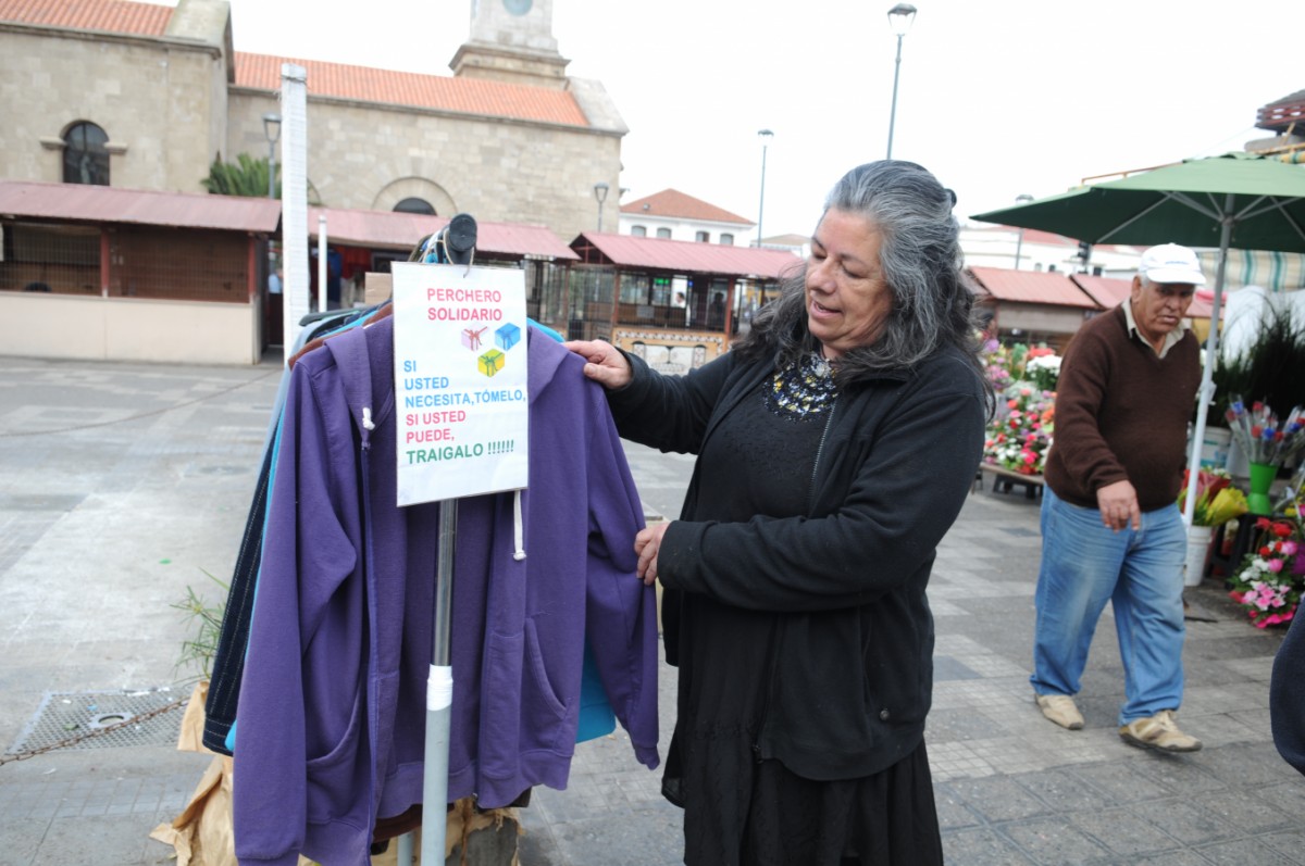 Las personas que lo necesitan pueden llevar ropa y quienes tengan pueden ayudar