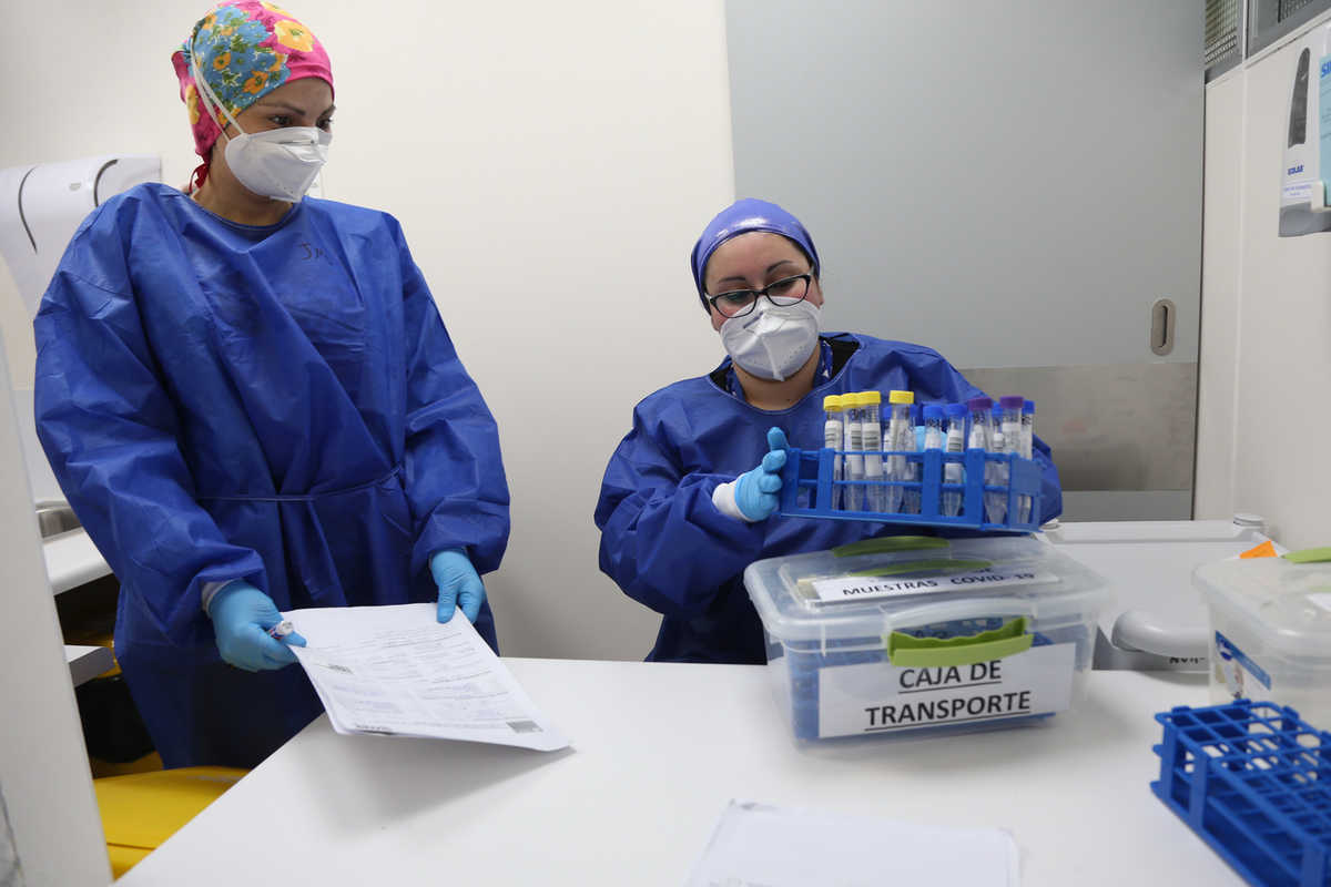 En distintos países del mundo los científicos trabajan apuradamente para encontrar una vacuna contra el Coronavirus (foto referencial).