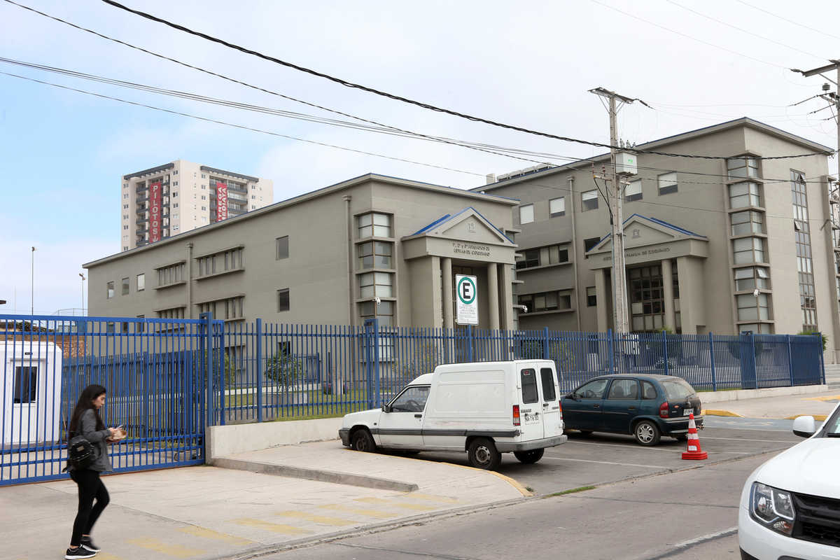 En este lugar donde hoy está el 1°, 2° y 3° Juzgados de Letras de Coquimnbo, además del Juzgado de Familia, era la cancha 2 del Estadio Francisco Sánchez Rumoroso, también vendida.