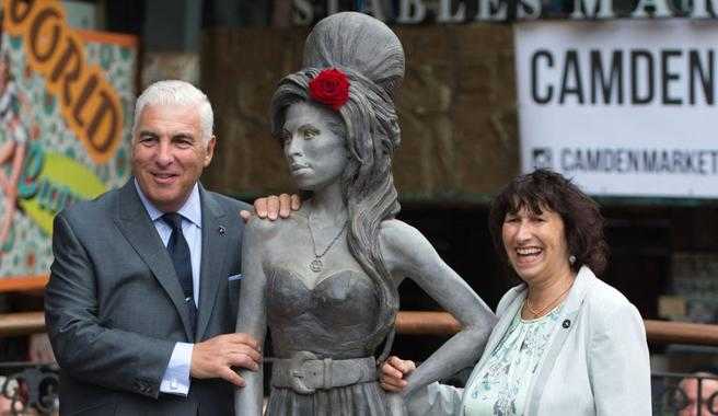 Padres de Amy Winehouse