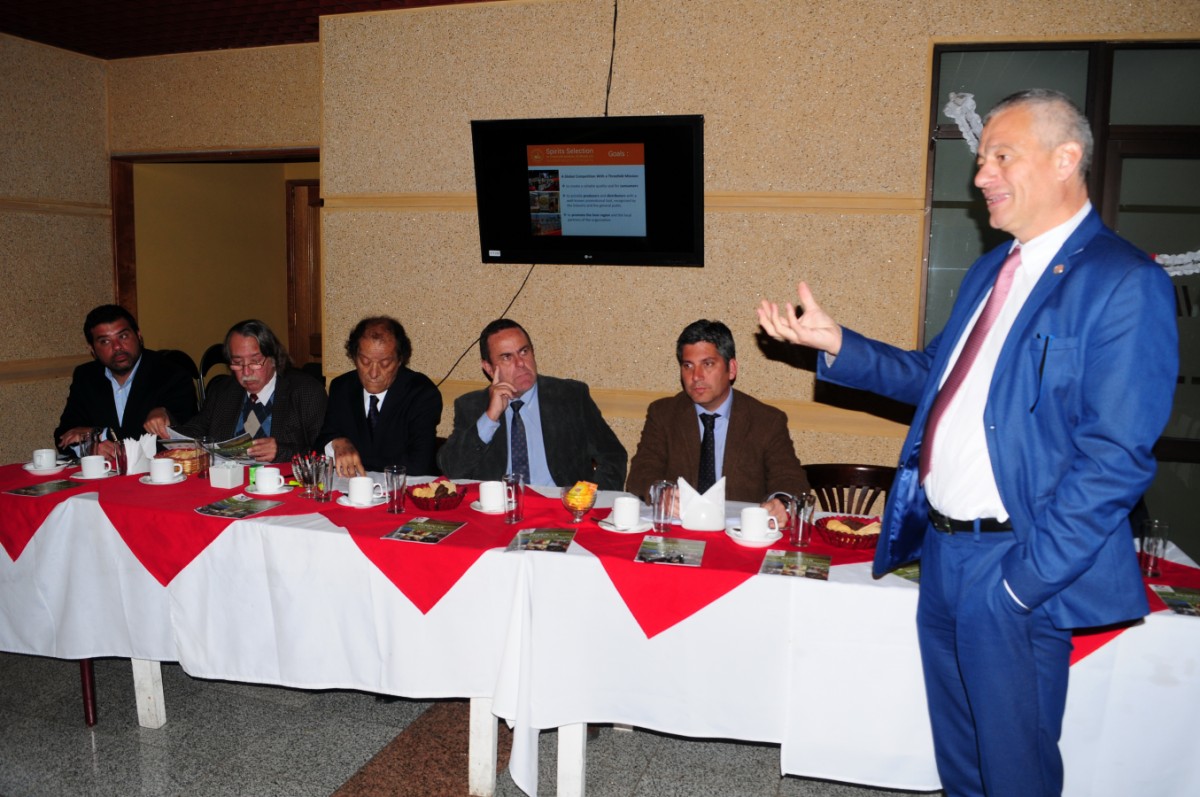 El lanzamiento oficial de este evento fue realizado por representantes de la industria y autoridades regionales lideradas por el intendente Claudio Ibáñez. FOTO ANDREA CANTILLANES