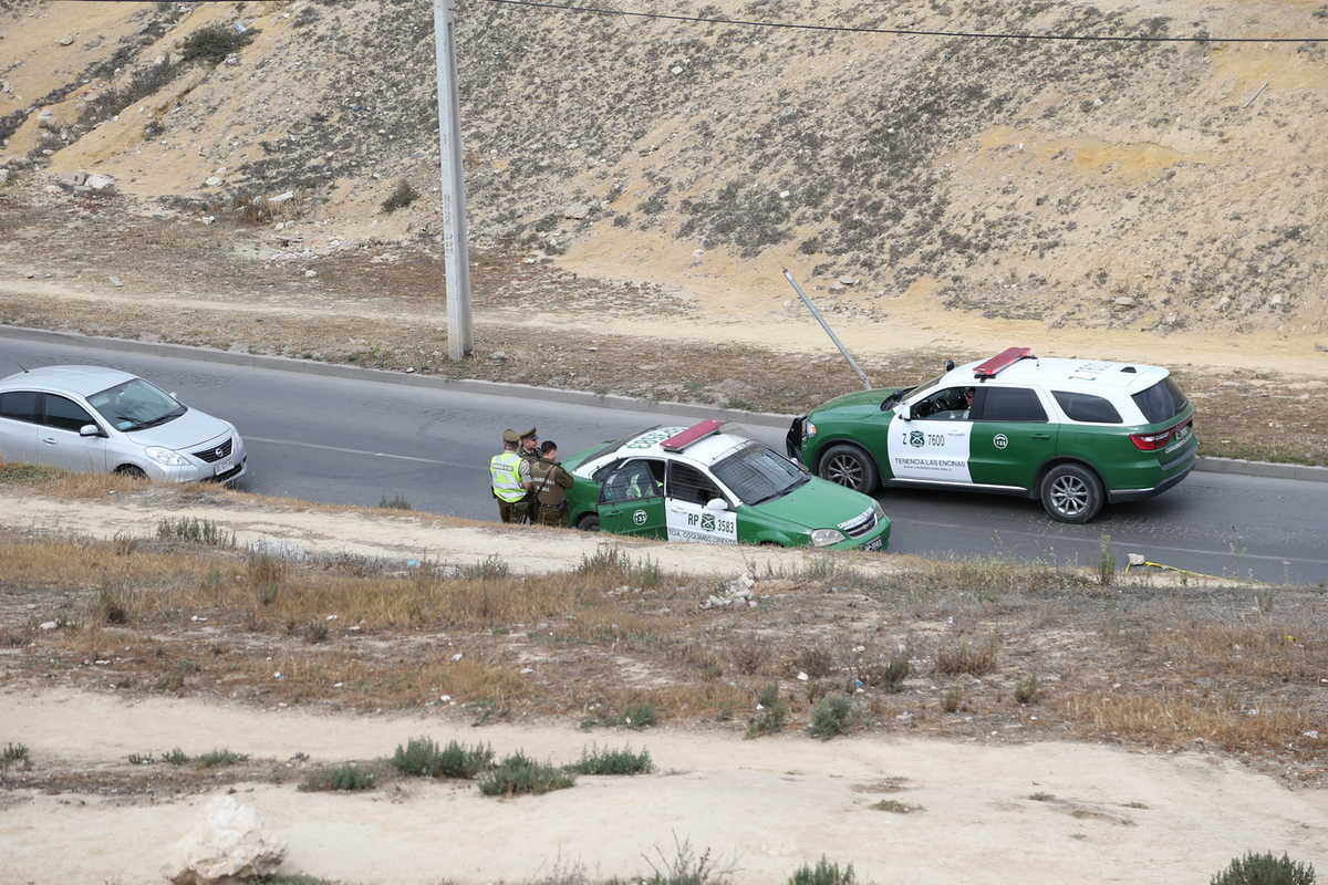 Los sujetos involucrados intentaron huir del lugar, momento en que comenzó el enfrentamiento con Carabineros.