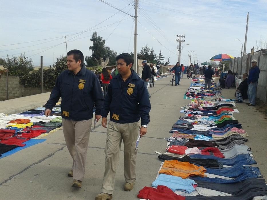 PDI realiza fiscalización en feria de Las Compañías