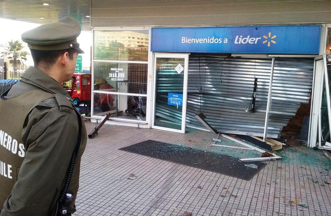 Coquimbo: Perpetran alunizaje y sustraen millonario botín desde Servipag en supermercado Líder