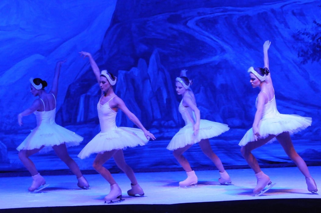 Ballet Ruso impuso toda su elegancia sobre el hielo
