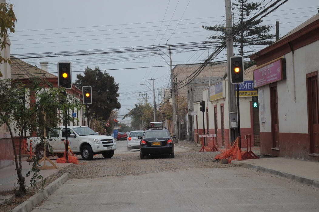 Abren a circulación de vehículos parte de calle Colón