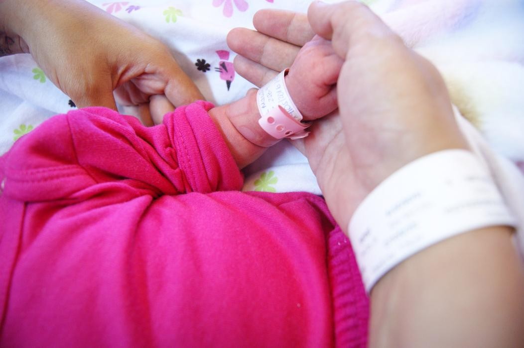 Impactante caso de bebés cambiados en el hospital de Coquimbo llega a su fin con indemnización a familia 