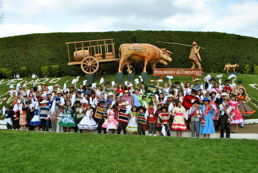 Ganadores de la Cueca Escolar en Santa Juana son de Pichilemu y Maipú