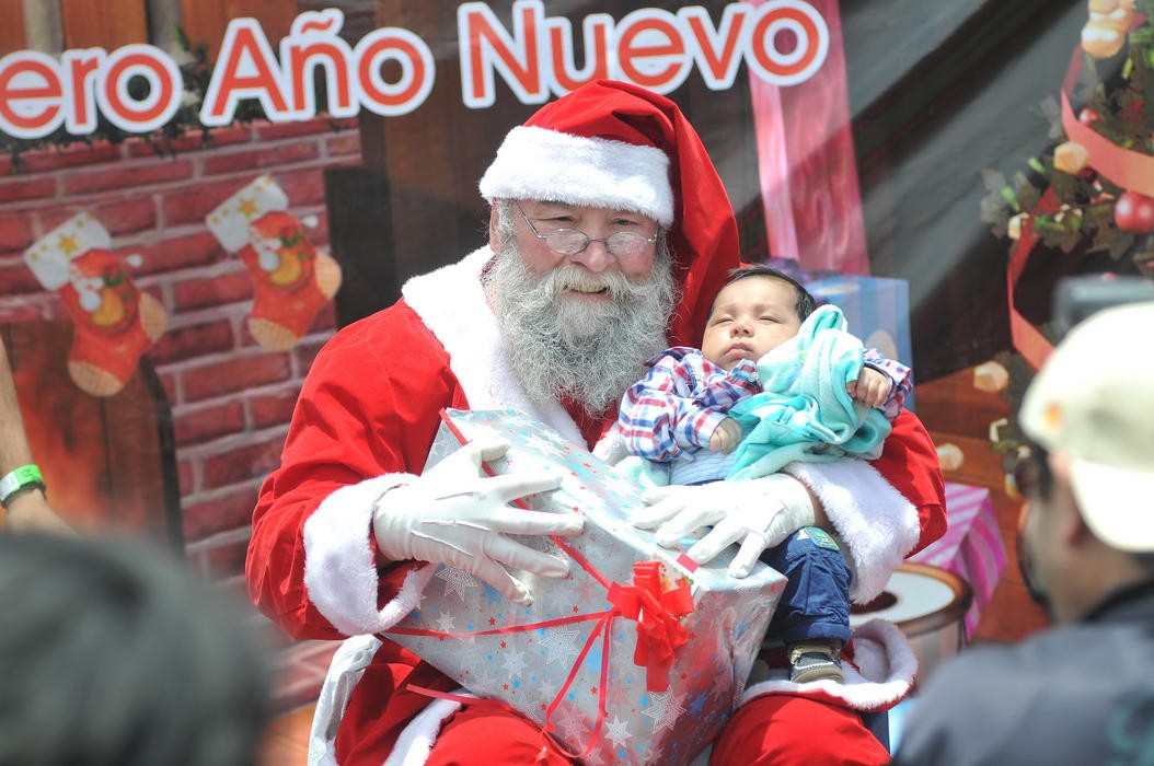 Con fiestas de Navidad abren piscinas en la zona