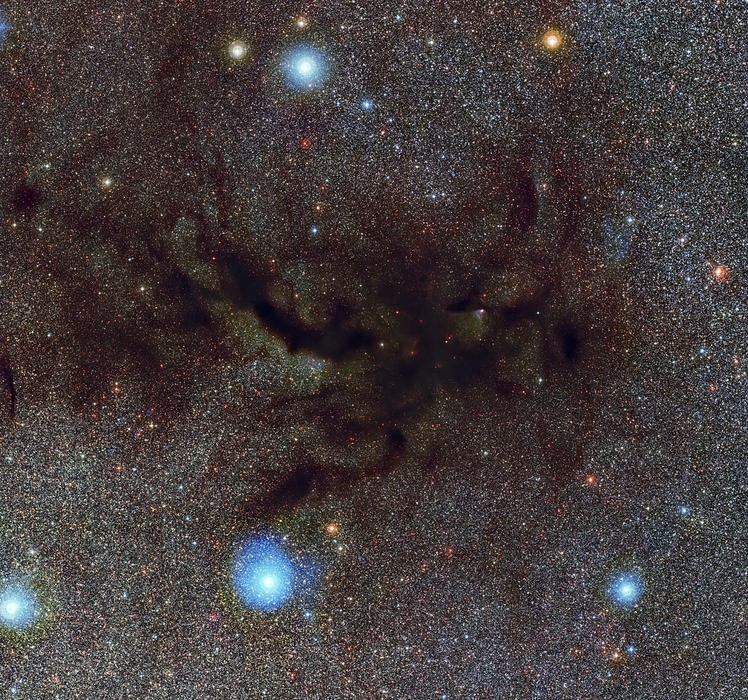 Presentan primer ejemplo de nebulosa oscura