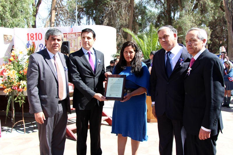 Nombran Hijo Ilustre a creador de planta pisquera