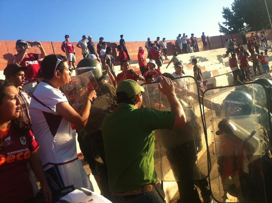 Serios incidentes tras término de partido 