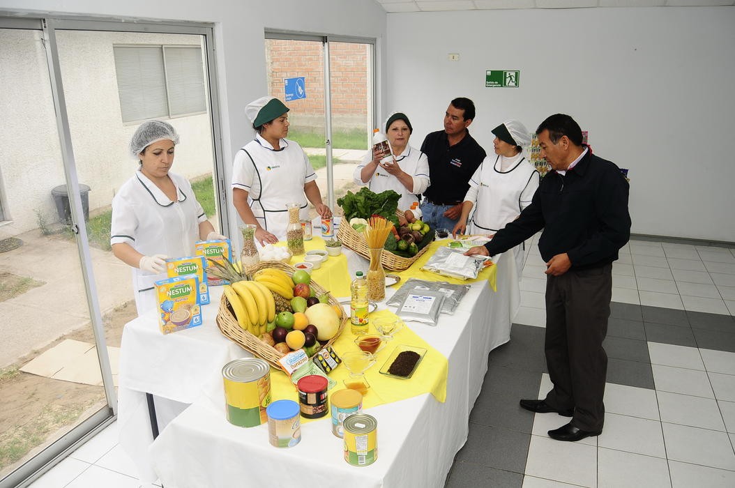 Junaeb fiscaliza envío de alimentos a los colegios y deja 15 con plan de contingencia