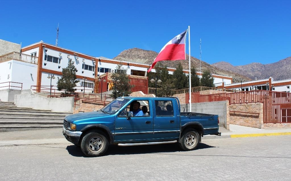 En La Higuera modernizan pago de patentes de automóviles