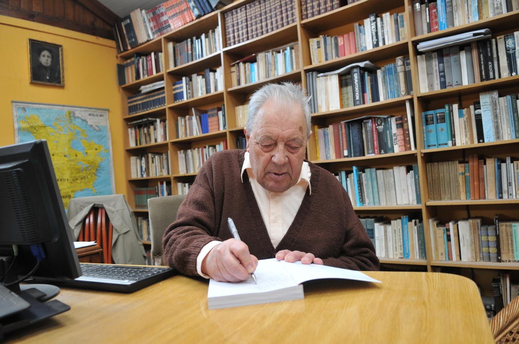 Los apuntes biográficos de Enrique Carvajal Naranjo