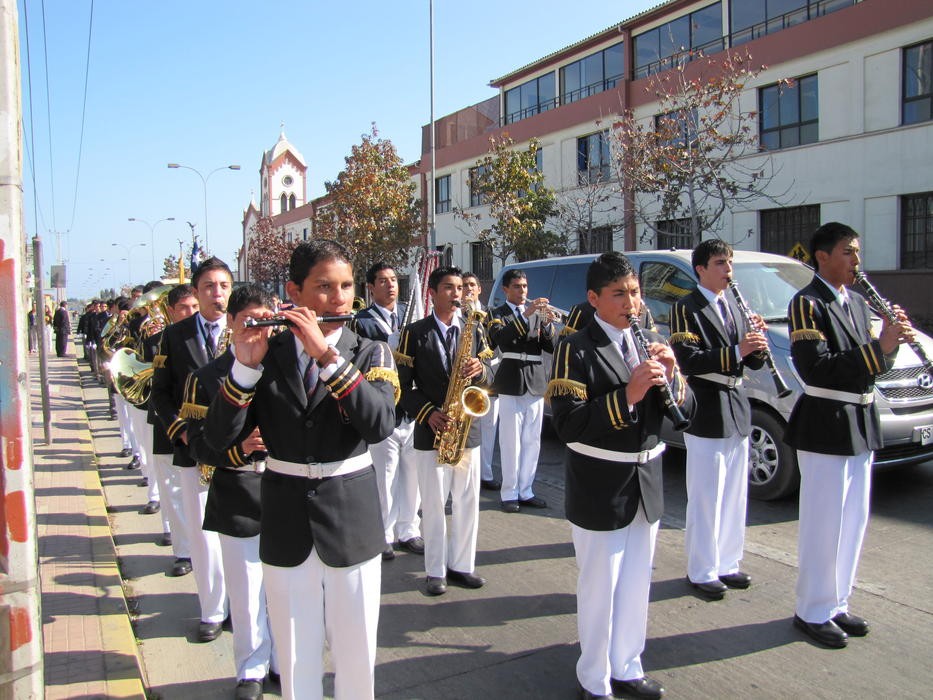 El viaje de la banda del Colegio Salesiano rumbo a un sueño musical que los alegra