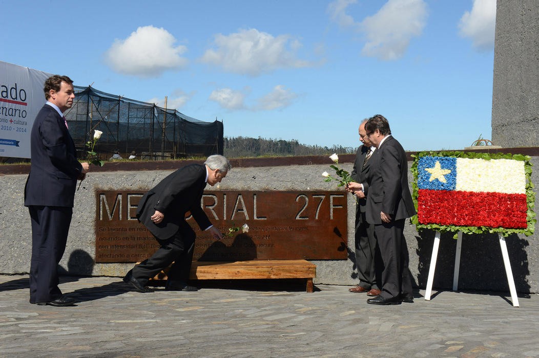 Polémica genera inauguración de Memorial del 27F