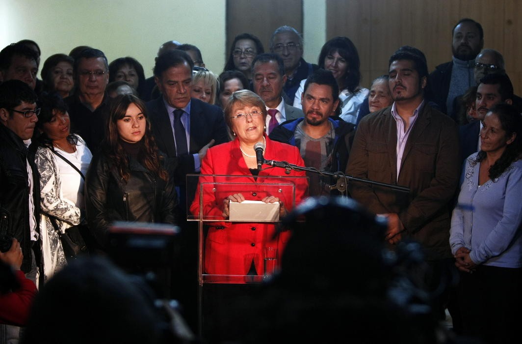 Critican postura de Bachelet respecto a la gratuidad en la educación superior