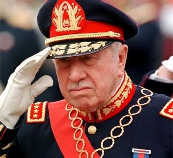 Homenaje a Pinochet genera polémica en el Congreso