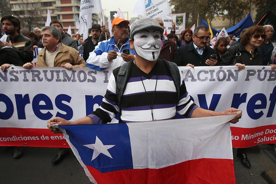 Profesores marchan masivamente en rechazo a proyecto de carrera docente
