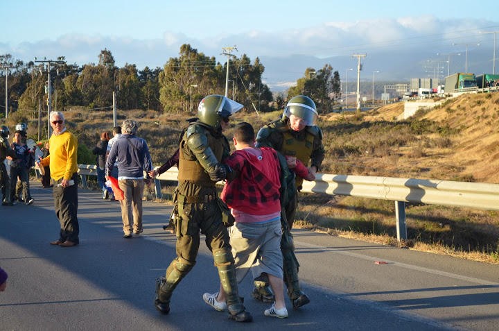Toma de carretera en Los Vilos termina con diez detenidos