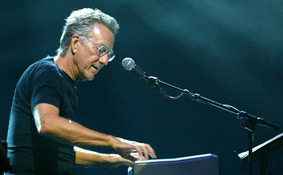 Murió el fundador de The Doors, el tecladista Ray Manzarek