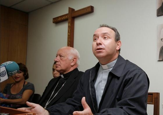 Rodrigo Tupper anuncia que deja de ser sacerdote
