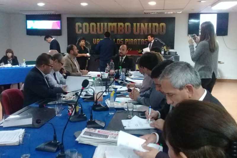 Durante la sesión del concejo comunal de Coquimbo, los miembros del cuerpo colegiado se interiorizaron de lo que será en el futuro el nuevo hospital de Coquimbo.