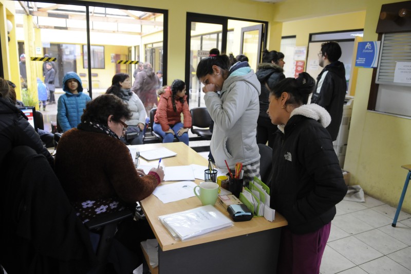 La delegación municipal de La Compañías es uno de los recintos que ha sido habilitado como albergue y hasta donde ha llegado el mayor número de personas. 