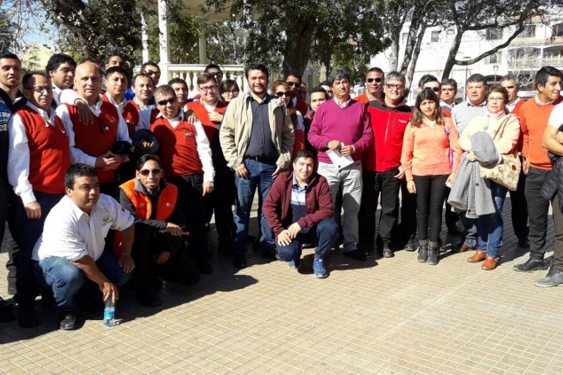 Trabajadores de la empresa llegaron este martes hasta la seremía de Transportes a entregar sus cartolas de recorrido. Foto: Cedida