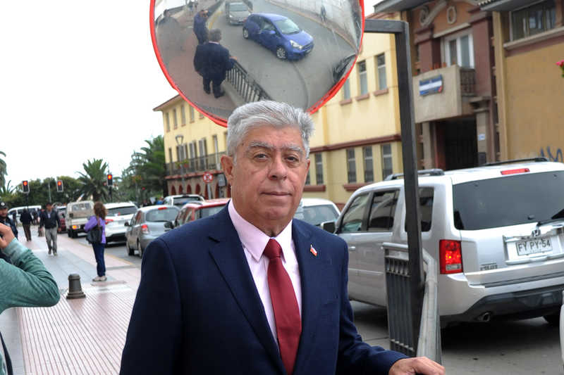 El seremi de Transportes y Telecomunicaciones, Juan Fuentes, afirmó que se ha cedido en la mayoría de las solicitudes y que incluso se les vacunó contra la influenza.