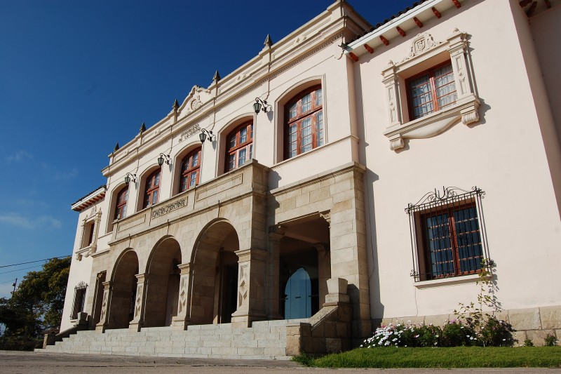 La Cátedra Raúl Bitrán Nachary es una actividad organizada por la Dirección de Vinculación con el Medio y Extensión de la Universidad de La Serena