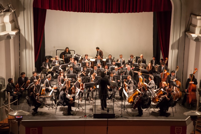 La orquesta Sinfónica Universidad de La Serena en el teatro municipal