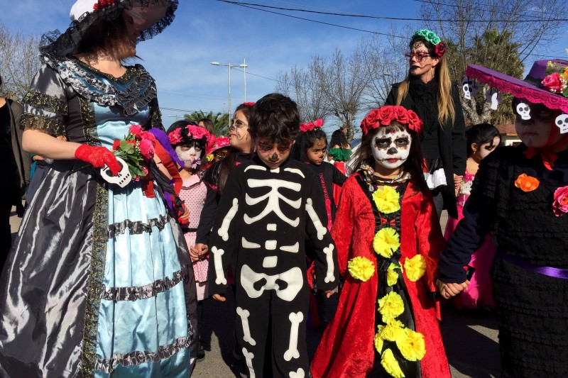 Toda la comunidad educativa participó de este colorido pasacalle
