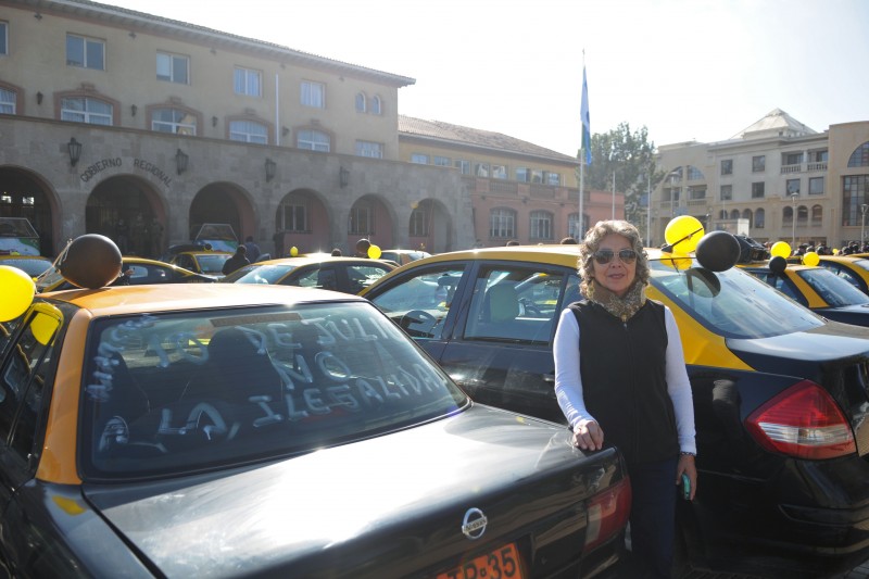 Un gran número de taxistas protestaron por las principales calles de La Serena