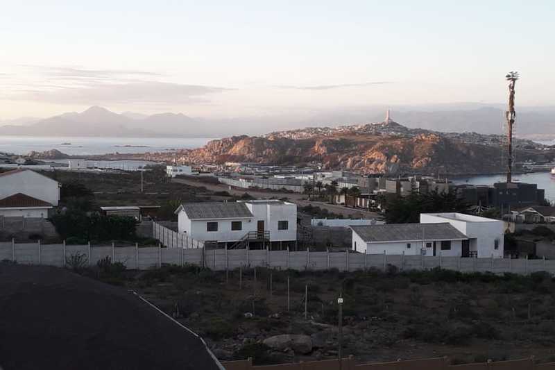 En el sector de La Puntilla, en La Herradura se instalarían nuevas antenas celulares, las que son rechazadas por los residentes del lugar.