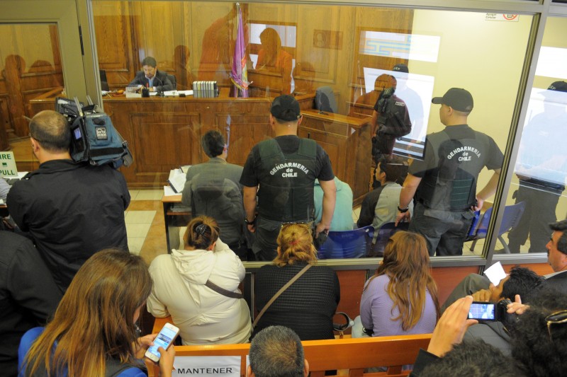 En el Juzgado de Garantía de Coquimbo se llevó a cabo la formalización de los seis individuos en noviembre pasado en medio de la expectación de la prensa.