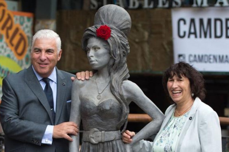 Padres de Amy Winehouse