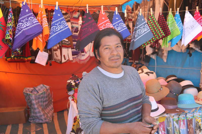 Rafael Lem, vendedor ecuatoriano en la Quebrada el Jardín.