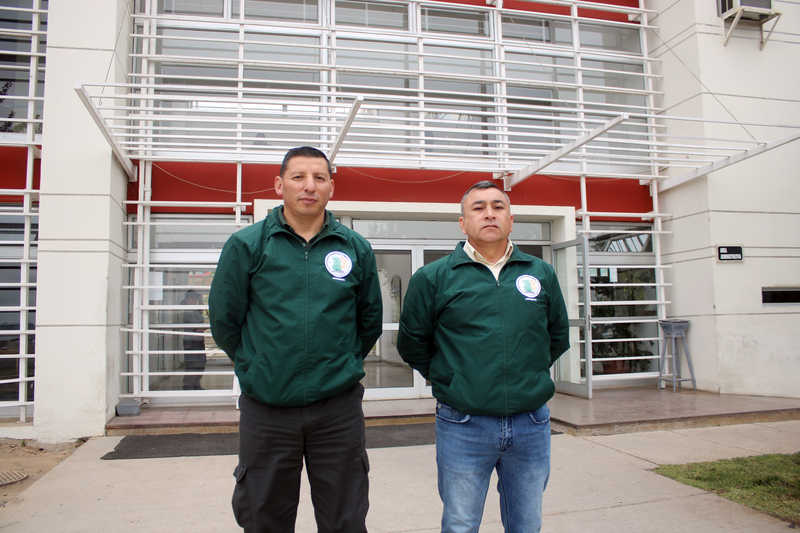 Freddy García y Boris Ruiz, dirigentes de la Asociación Nacional de Suboficiales de Gendarmería, una de las tres asociaciones gremiales de la institución.