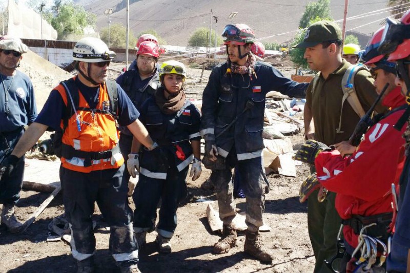 El valioso apoyo de los bomberos serenenses en el golpeado norte