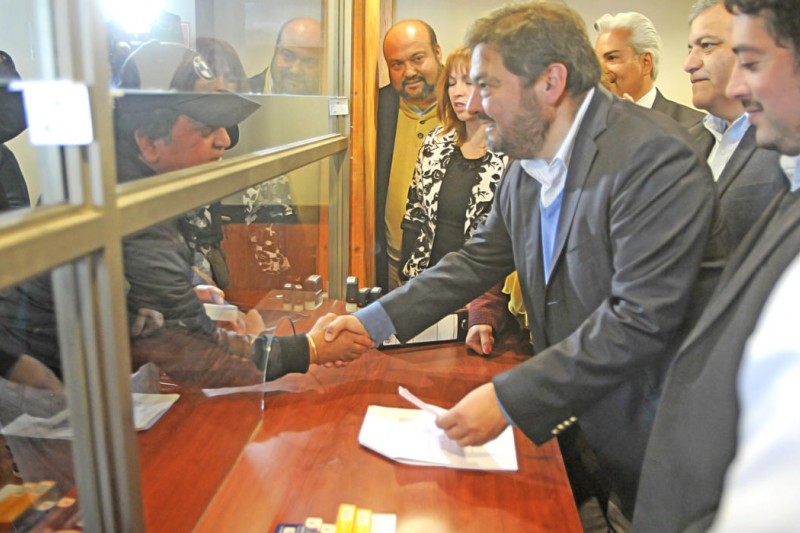 Con 450 inscritos comienza a funcionar la nueva farmacia municipal en Coquimbo
