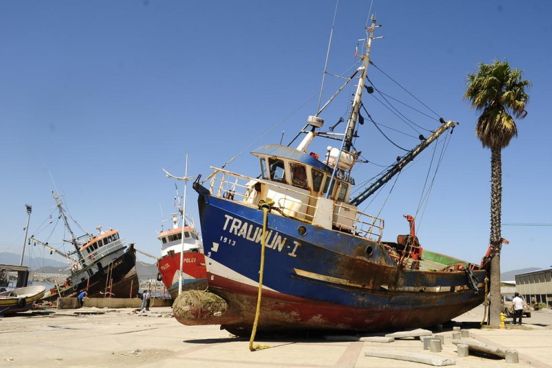 Armada y Gobierno: Coordinan plan por $95 millones para desvarar barcos pesqueros en Coquimbo